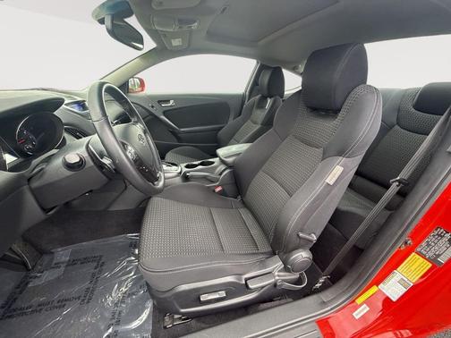 2011 Hyundai Genesis Coupe 2.0T Premium
