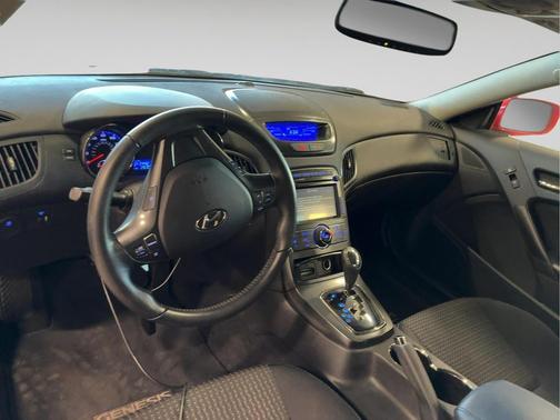 2011 Hyundai Genesis Coupe 2.0T Premium