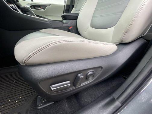 2023 Toyota RAV4 Hybrid XLE Premium