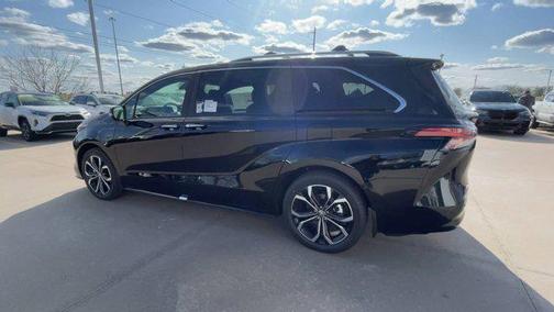 2025 Toyota Sienna Platinum 7 Passenger