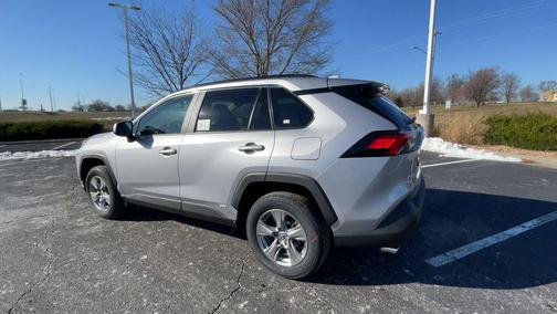 2025 Toyota RAV4 Hybrid XLE