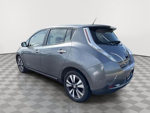Gun Metallic 2015 Nissan Leaf SV