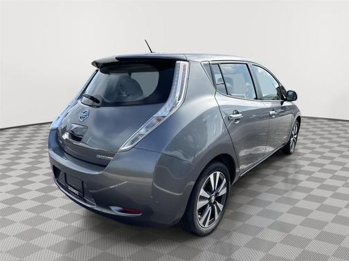 Gun Metallic 2015 Nissan Leaf SV