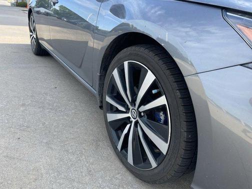 2020 Nissan Altima SR FWD