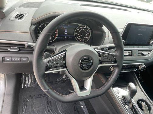 2020 Nissan Altima SR FWD