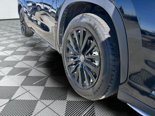 2025 Toyota Highlander XSE