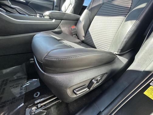 2025 Toyota Highlander XSE