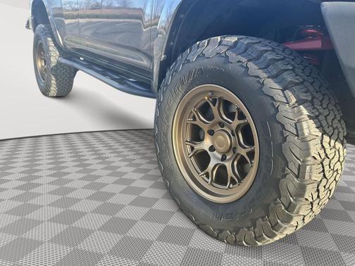 Magnetic Gray Metallic 2016 Toyota 4Runner TRD Pro