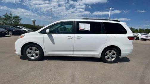 2015 Toyota Sienna LE