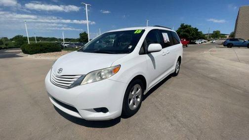 2015 Toyota Sienna LE