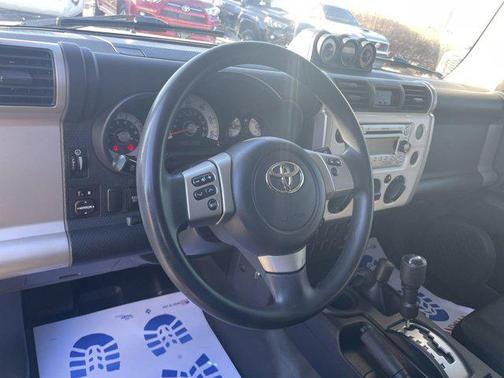 2014 Toyota FJ Cruiser Base