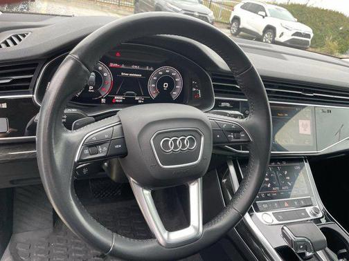 2020 Audi Q7 45 Premium Plus
