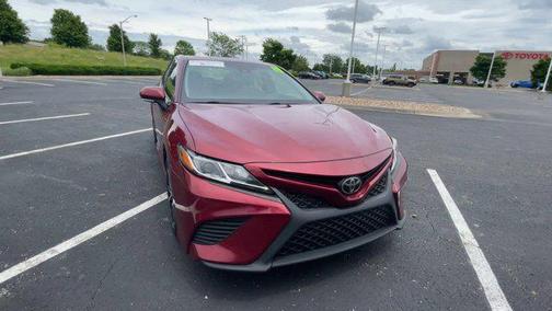 2018 Toyota Camry SE