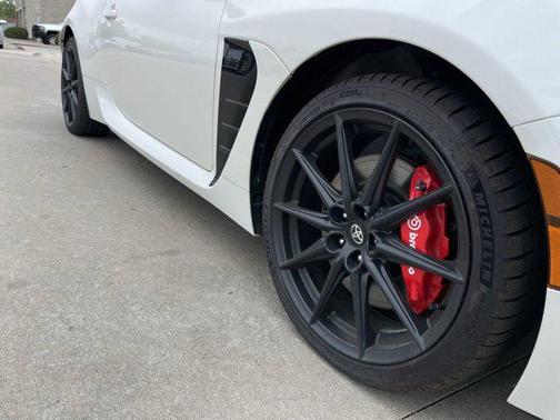 2024 Toyota GR86 Premium
