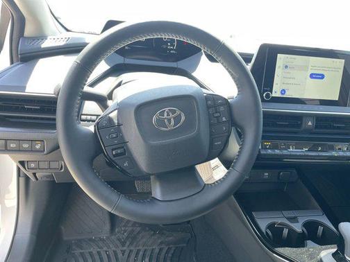 2025 Toyota Prius L