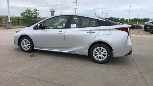 2021 Toyota Prius LE