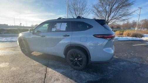 2025 Toyota Highlander Hybrid XLE