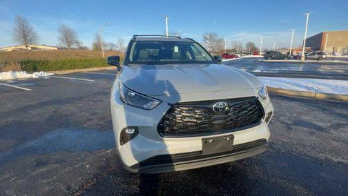 2025 Toyota Highlander Hybrid XLE