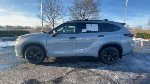 2025 Toyota Highlander Hybrid XLE