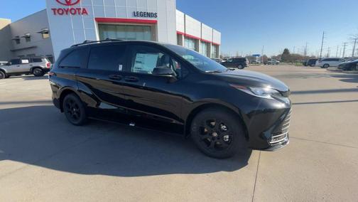 2025 Toyota Sienna Woodland Edition