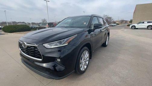 2025 Toyota Highlander Hybrid Limited