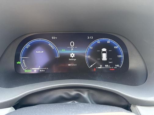 Wind Chill Pearl 2026 Toyota Highlander Hybrid Limited