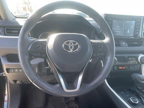 2020 Toyota RAV4 Hybrid XLE