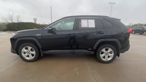 2020 Toyota RAV4 Hybrid XLE