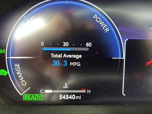 Wind Chill Pearl/Midnight Black Metallic 2024 Toyota RAV4 Hybrid SE