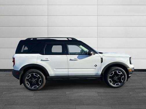 Oxford White 2024 Ford Bronco Sport Outer Banks