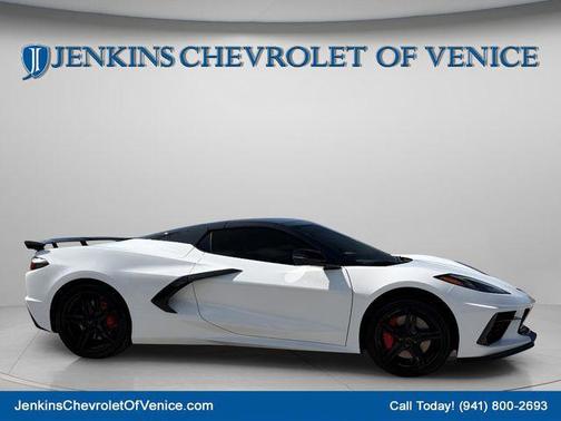 Arctic White 2026 Chevrolet Corvette Stingray w/3LT