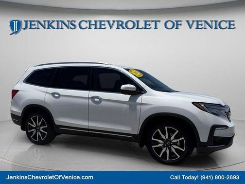 Platinum White Pearl 2022 Honda Pilot Touring 8-Passenger