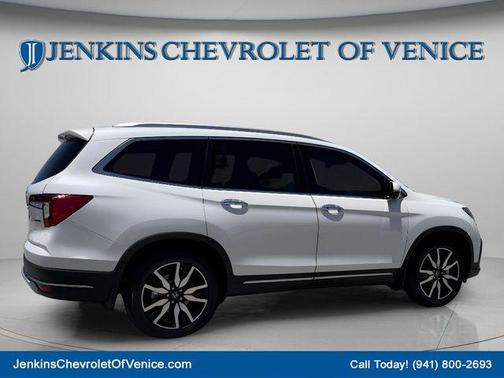 Platinum White Pearl 2022 Honda Pilot Touring 8-Passenger