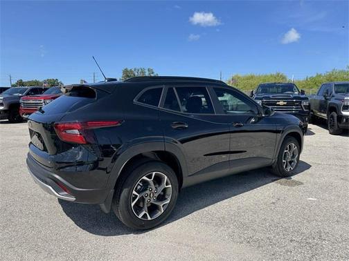2025 Chevrolet Trax LT