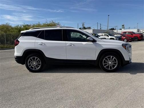 2024 GMC Terrain SLT