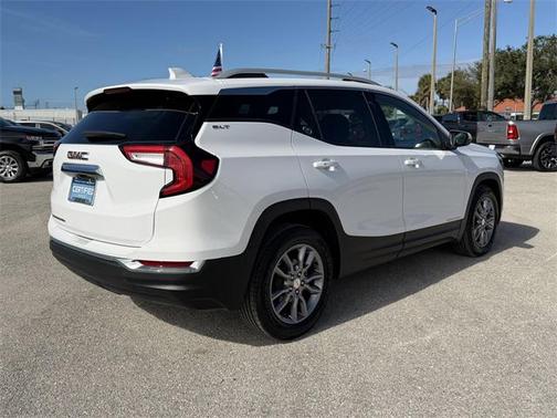 2024 GMC Terrain SLT