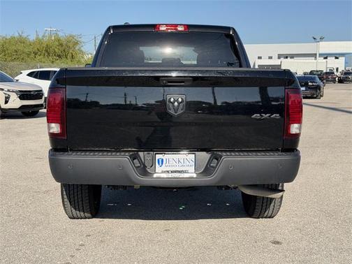 2024 RAM 1500 Classic Warlock Crew Cab 4x4 5'7' Box