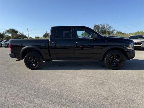 2024 RAM 1500 Classic Warlock Crew Cab 4x4 5'7' Box