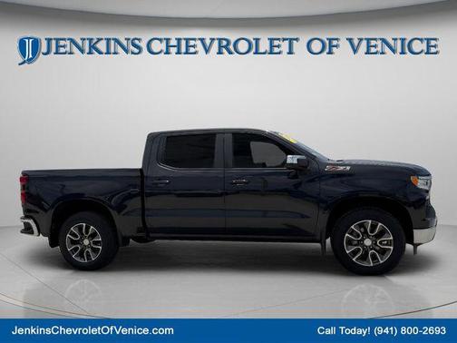 Dark Ash Metallic 2022 Chevrolet Silverado 1500 LT