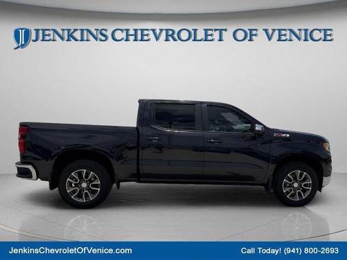 Dark Ash Metallic 2022 Chevrolet Silverado 1500 LT