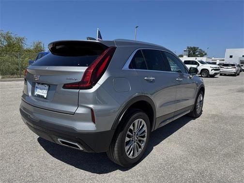 2024 Cadillac XT4 Premium Luxury