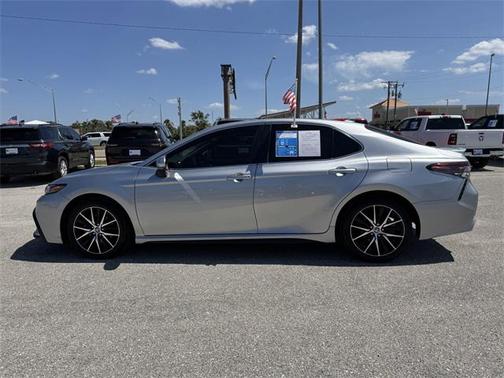 2023 Toyota Camry SE