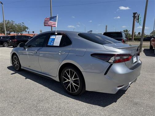 2023 Toyota Camry SE