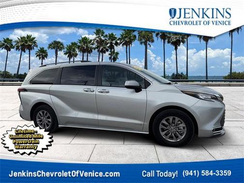 2021 Toyota Sienna XLE 8 Passenger