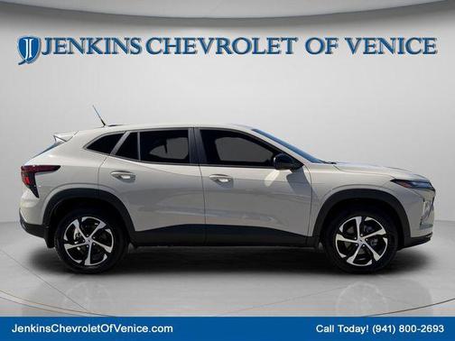White Sands 2026 Chevrolet Trax FWD 1RS