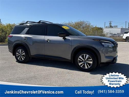 2023 Nissan Pathfinder SL FWD
