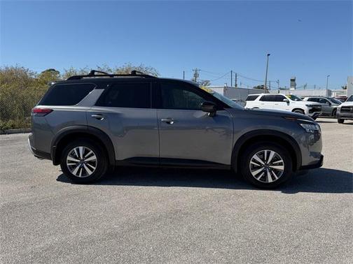 2023 Nissan Pathfinder SL FWD