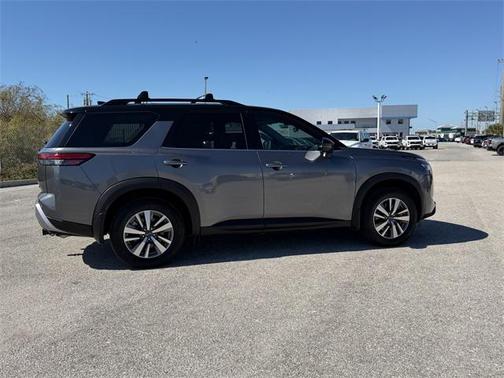 2023 Nissan Pathfinder SL FWD