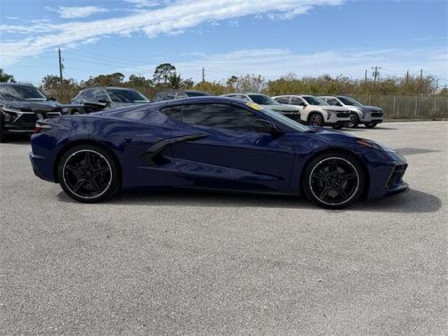 2025 Chevrolet Corvette Stingray w/2LT