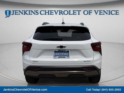 Summit White 2025 Chevrolet Trax FWD ACTIV